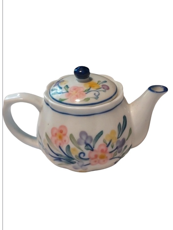 unbranded Other - VINTAGE beautiful small  floral Teapot
